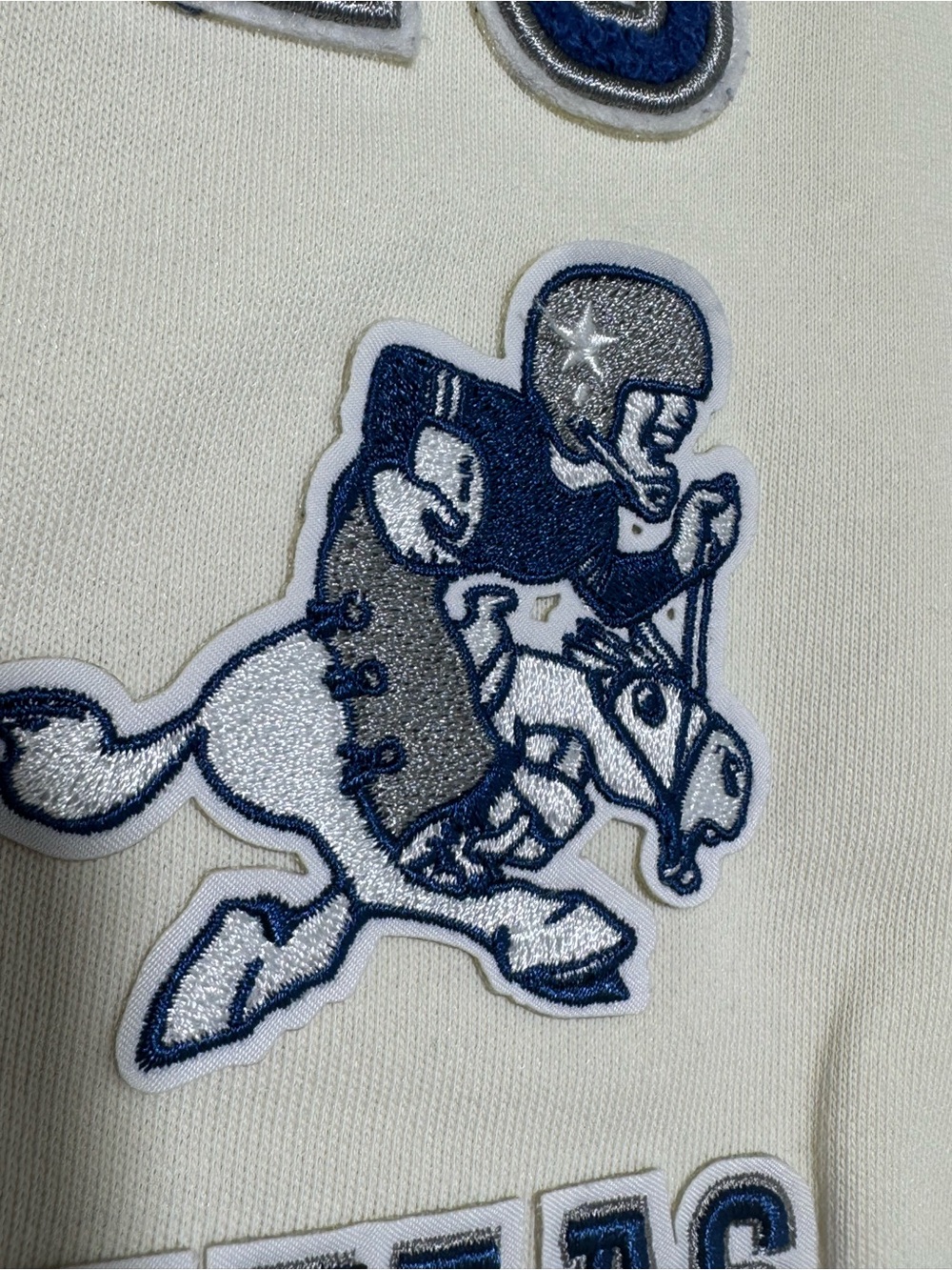 Dallas Cowboys Womens XL Oversized Sweatshirt Pullover Ivory Blue NFL Football - Picture 10 of 15